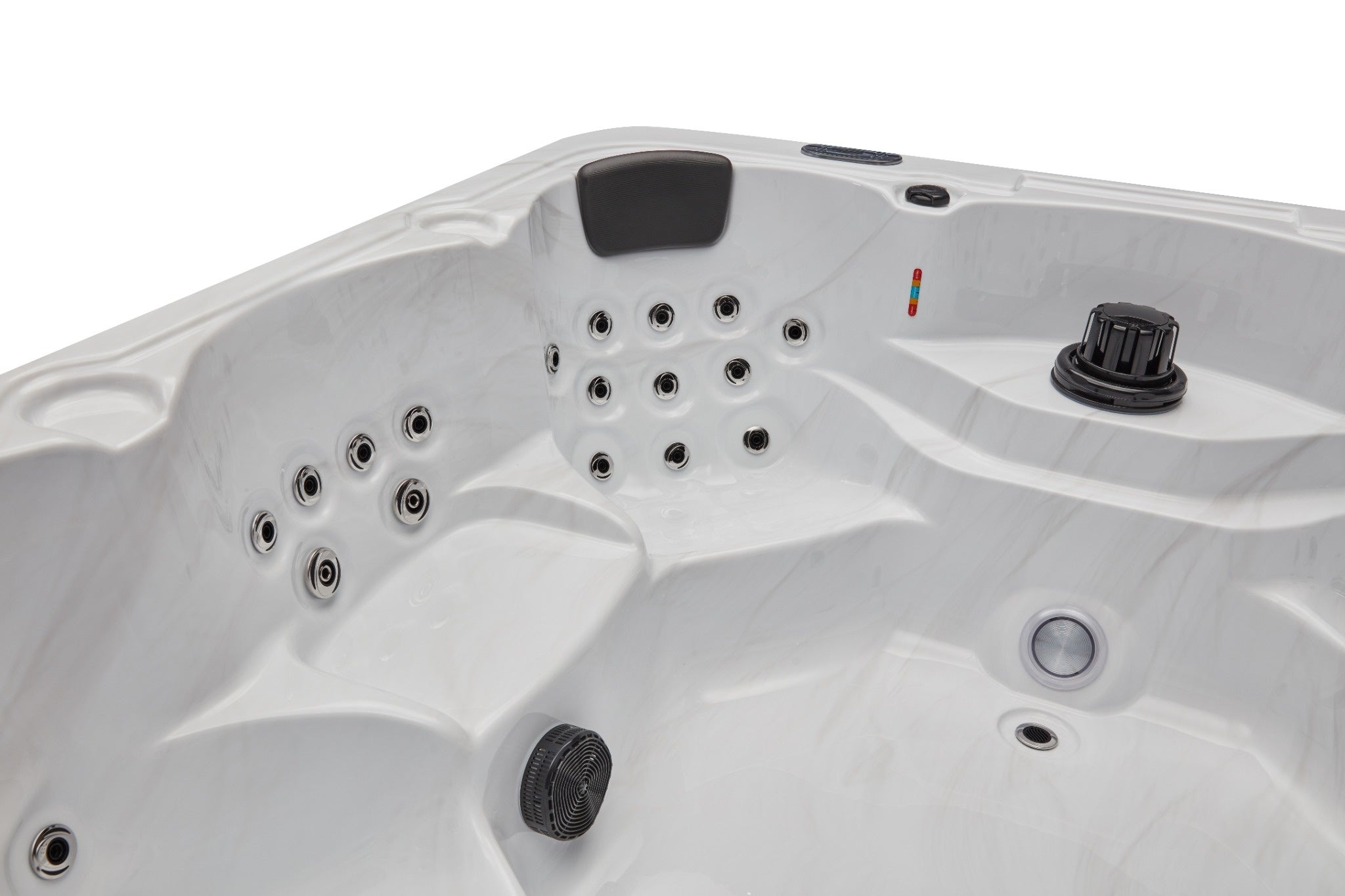 Luxury Spas Denali 7-Person Hot Tub