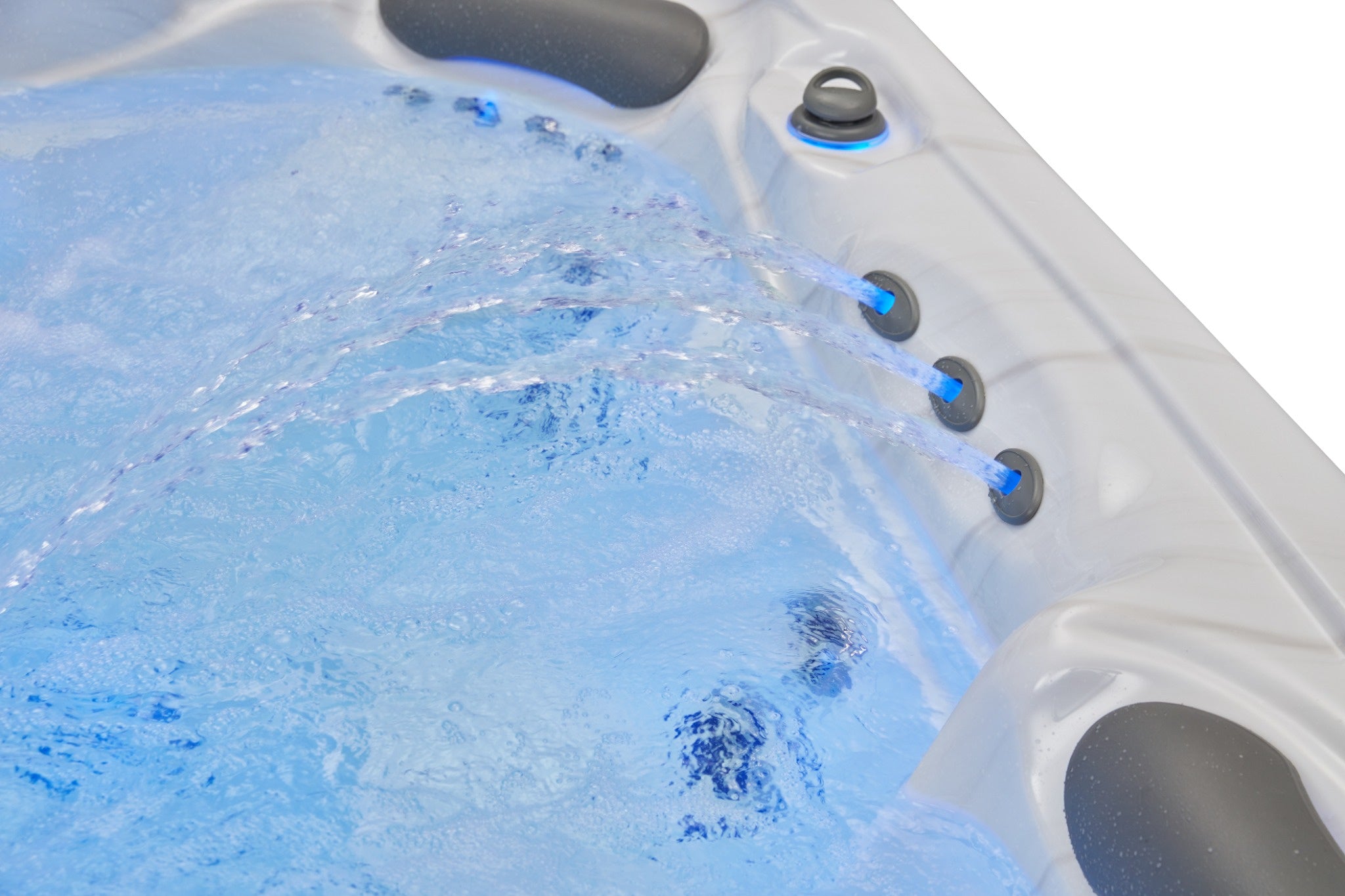 Luxury Spas Infinity 5-Person Hot Tub