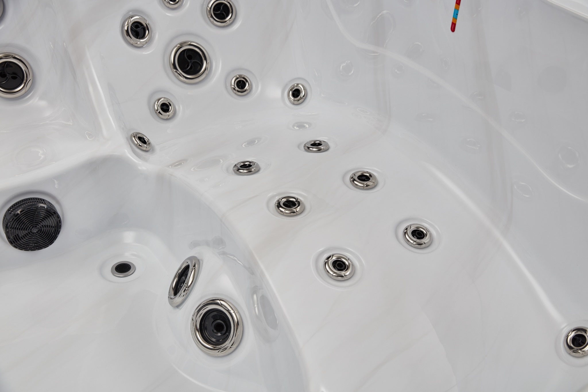 Luxury Spas Victoria 6-Person Hot Tub