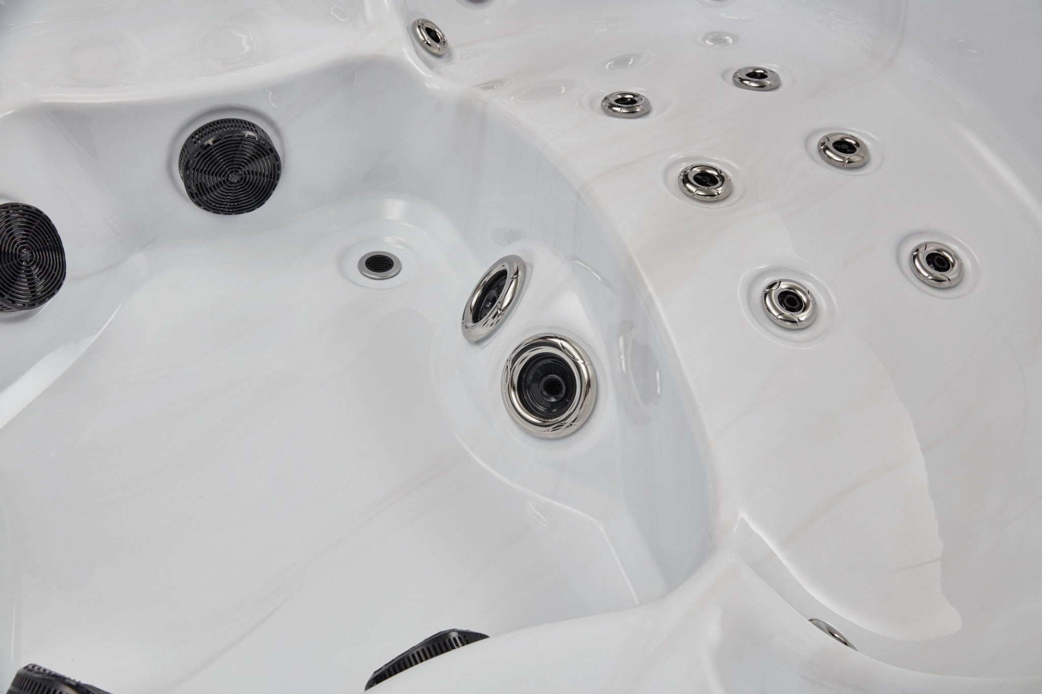 Luxury Spas Victoria 6-Person Hot Tub