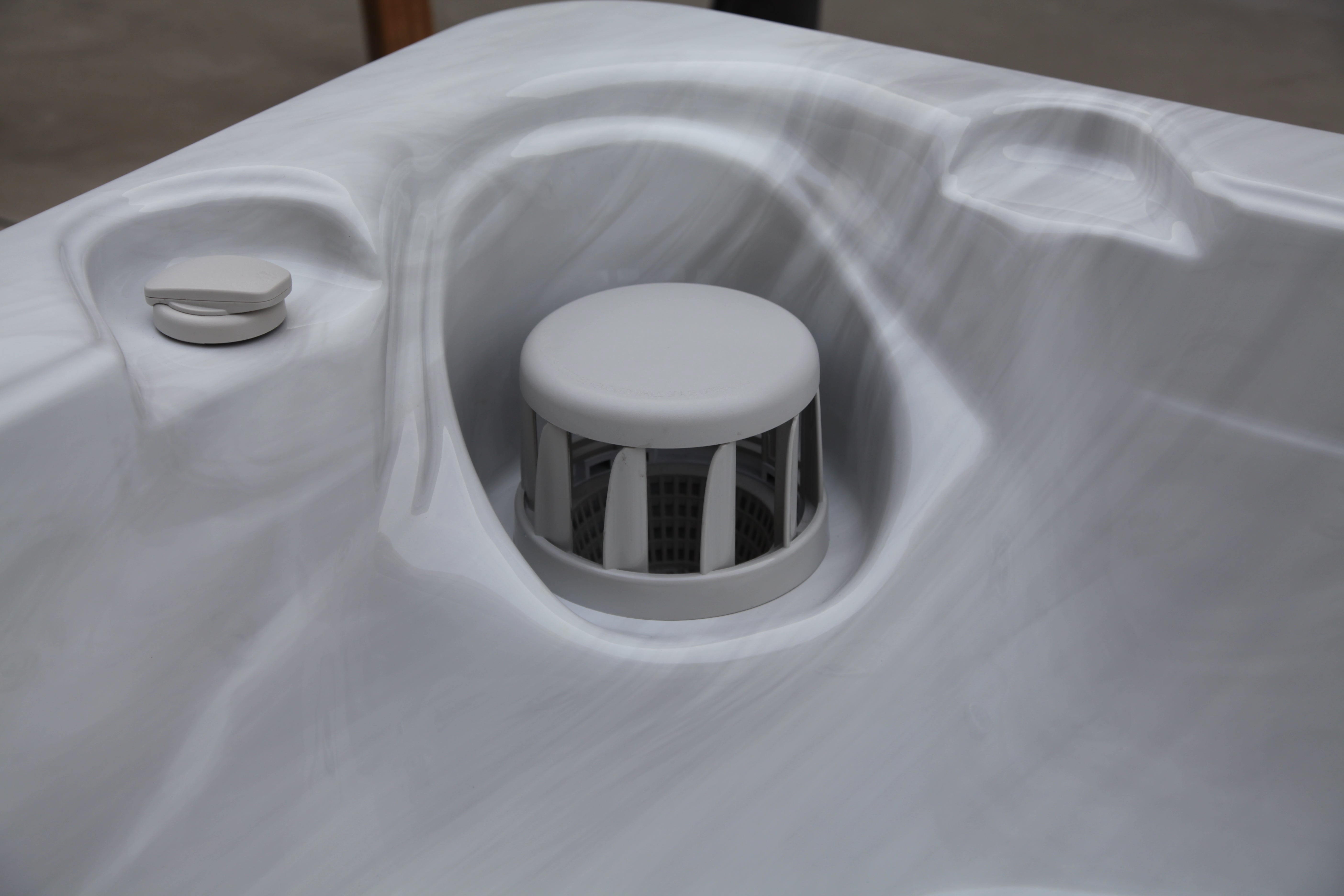 Sierra Spas Solace 120V/240V Hybrid 3 Person Plug N Play Hot Tub