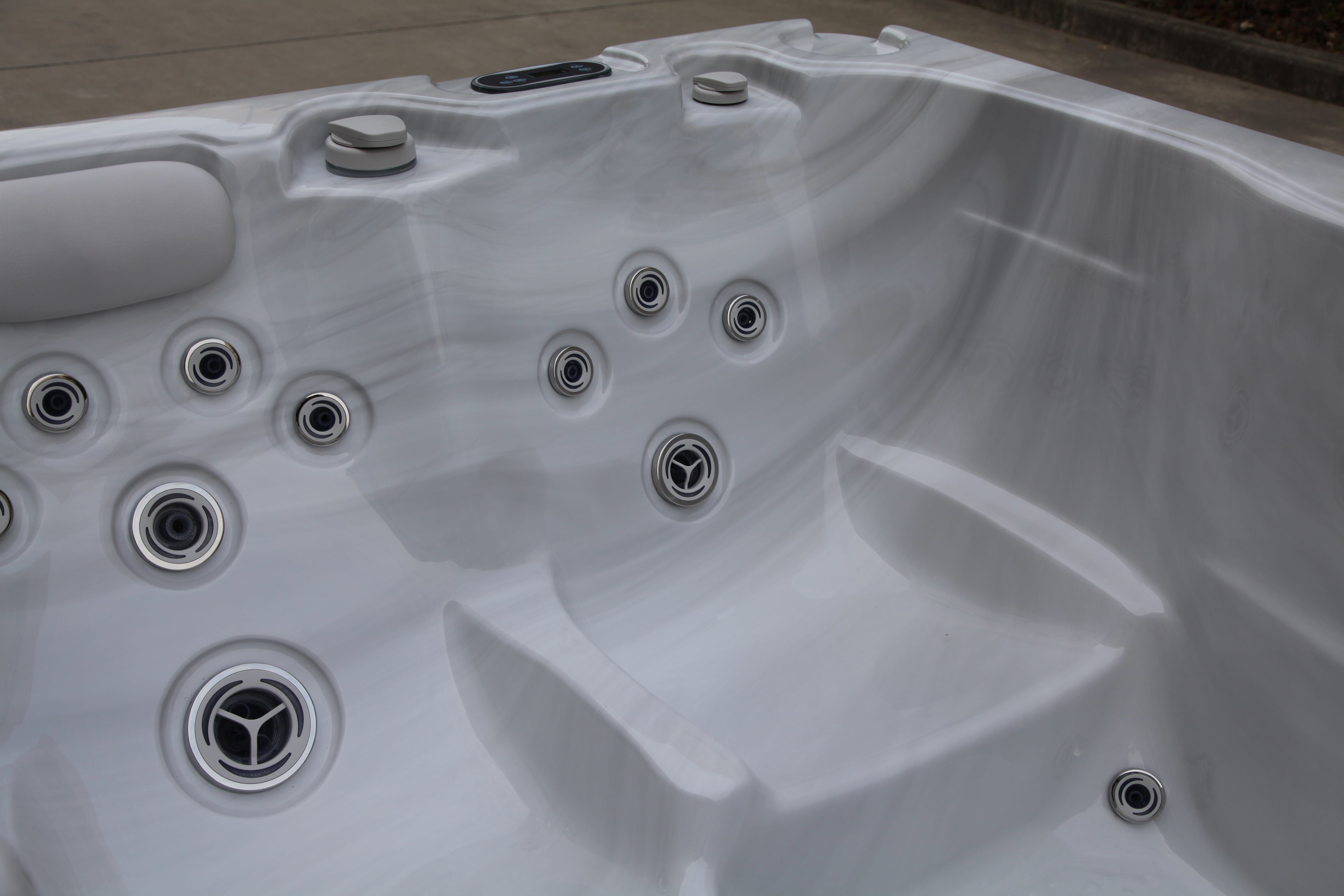Sierra Spas Solace 120V/240V Hybrid 3 Person Plug N Play Hot Tub