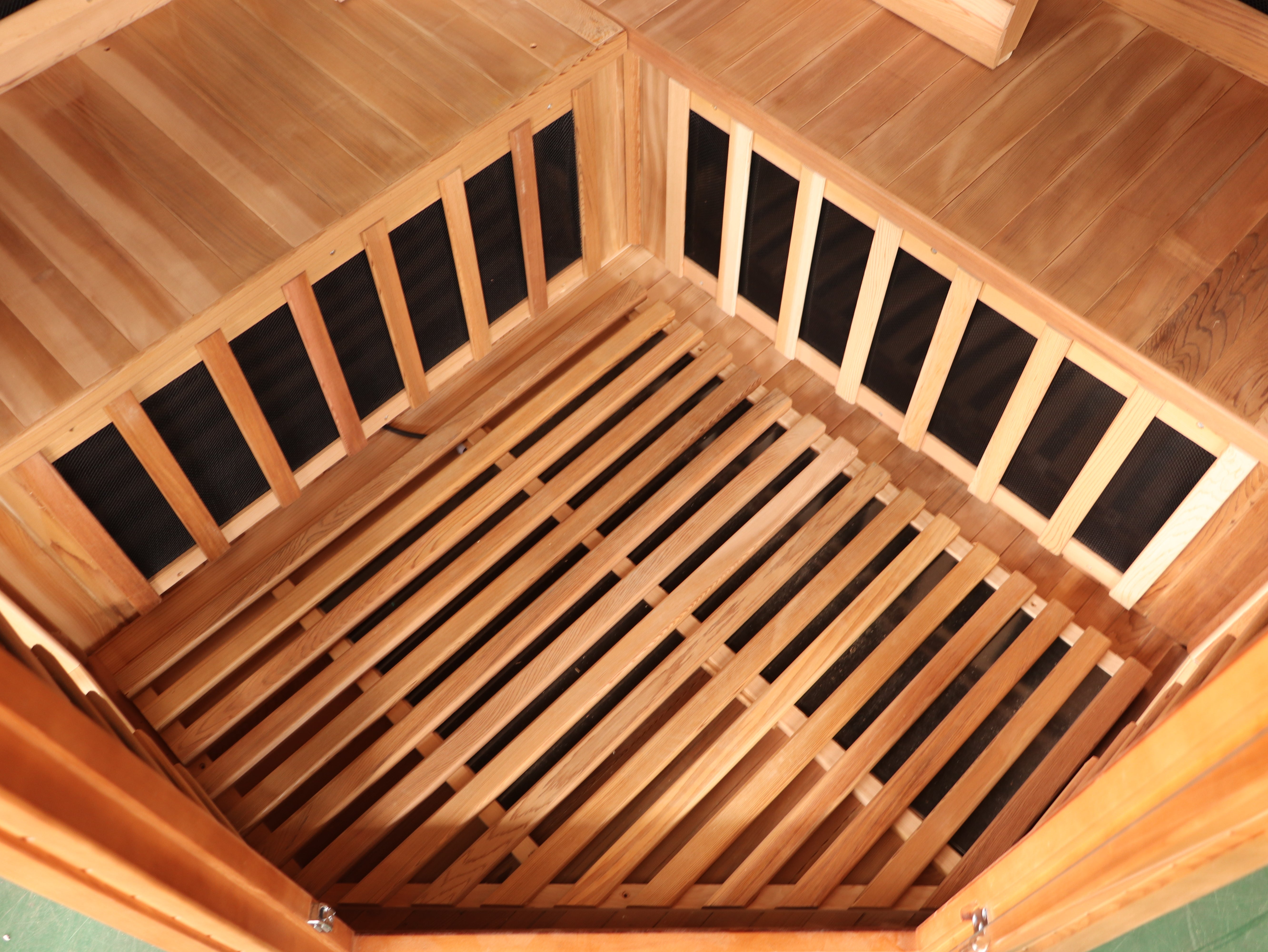 SunRay Bristol Bay 4-Person Indoor Corner Sauna