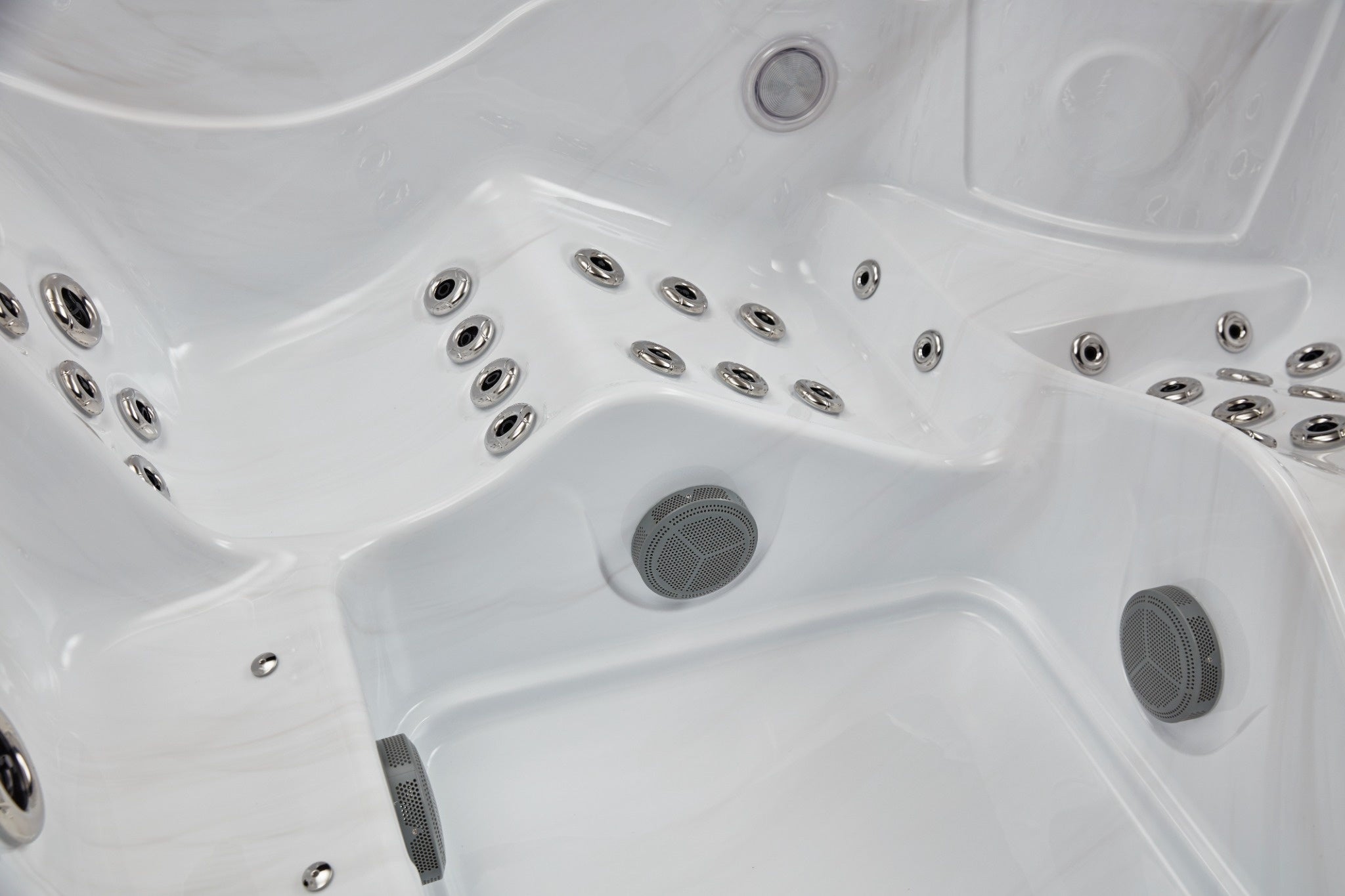 Luxury Spas Infinity 5-Person Hot Tub