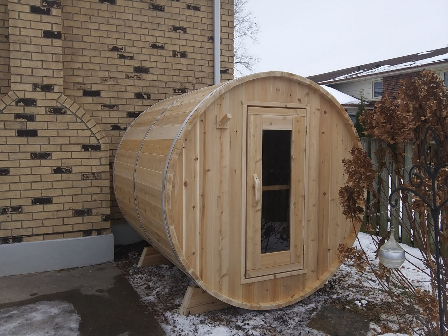 LeisureCraft Dundalk Canadian Timber Harmony 4 Person Barrel Sauna