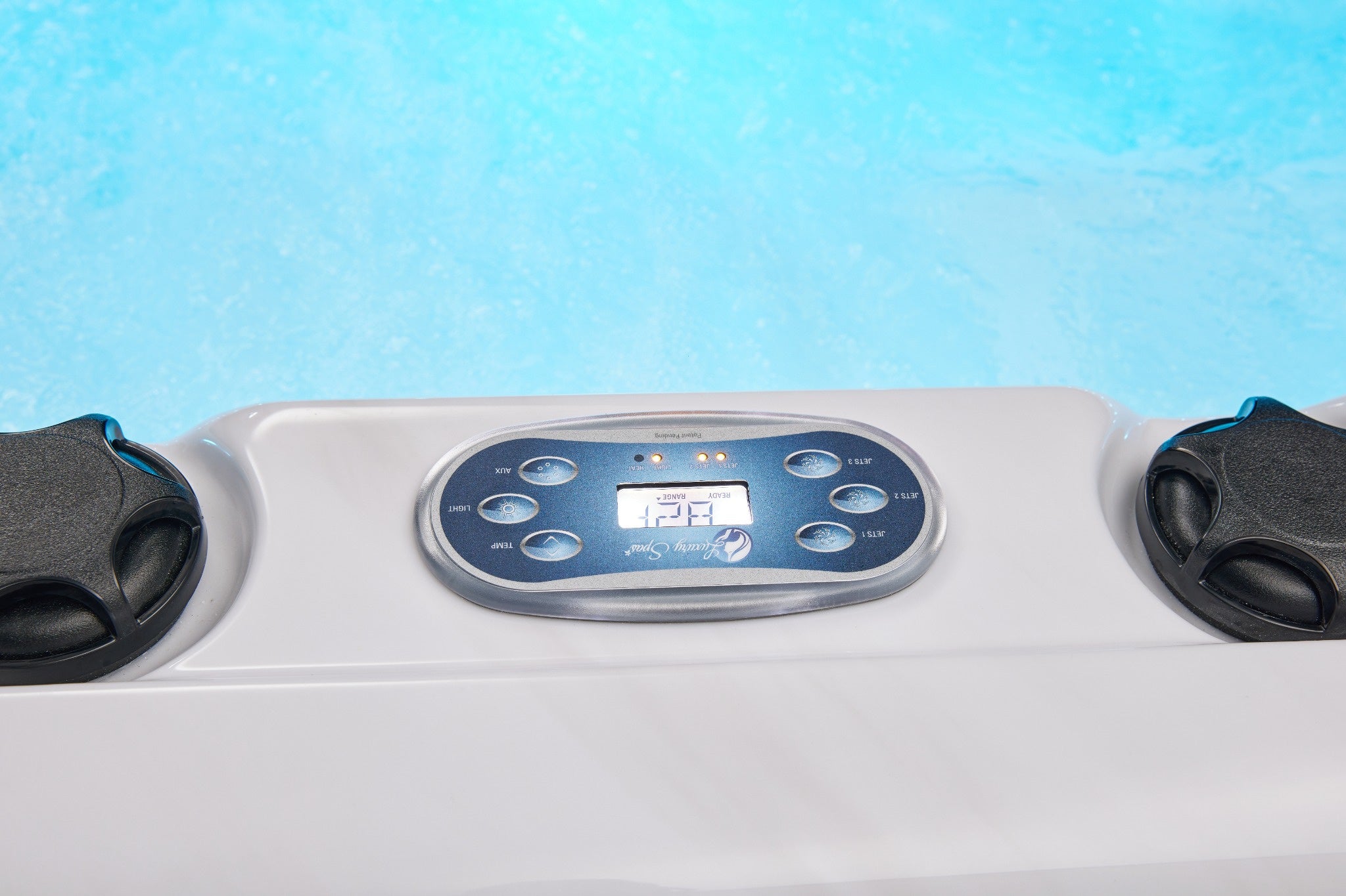 Luxury Spas Social 5 Person Hot Tub