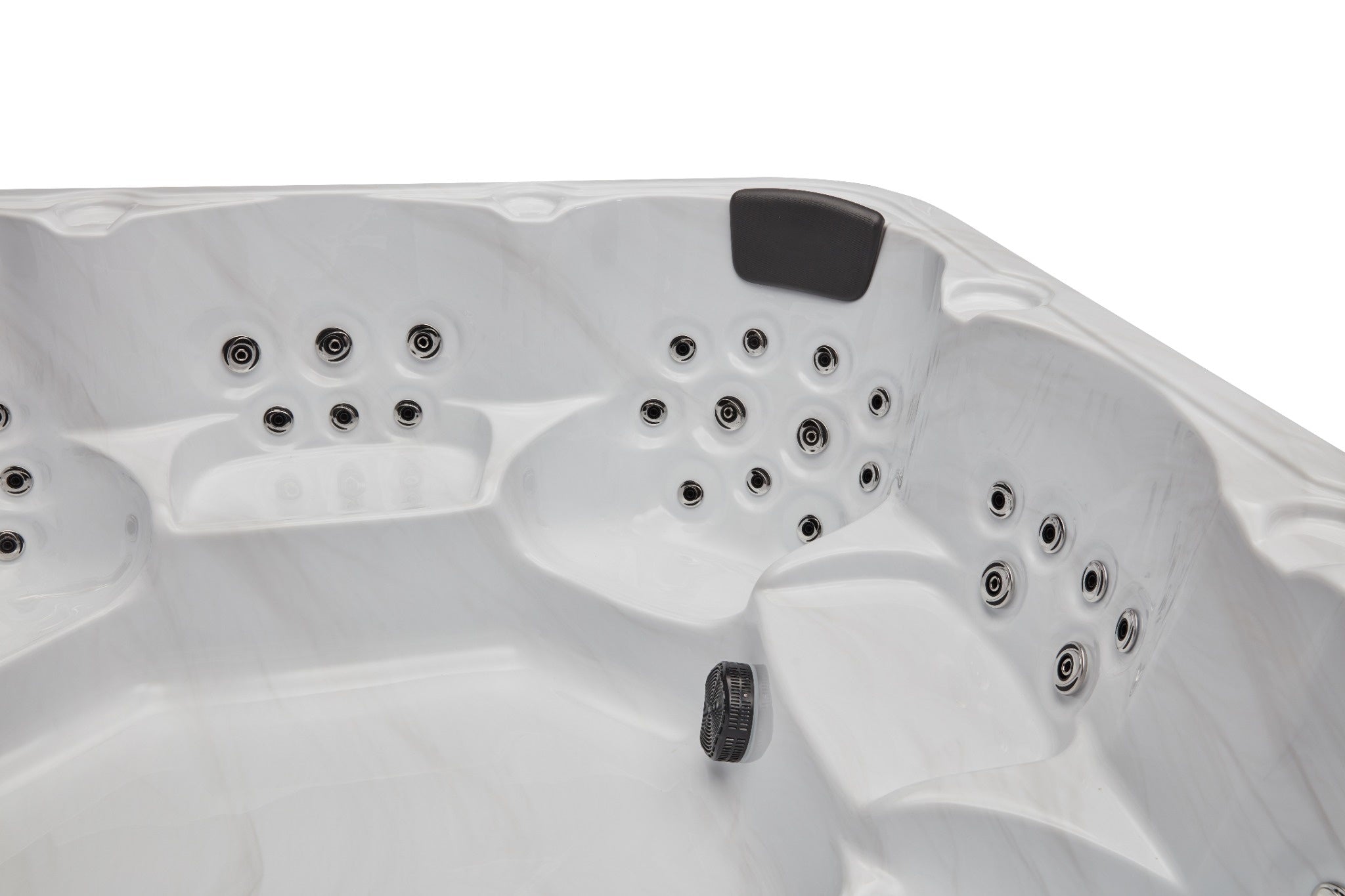 Luxury Spas Denali 7-Person Hot Tub