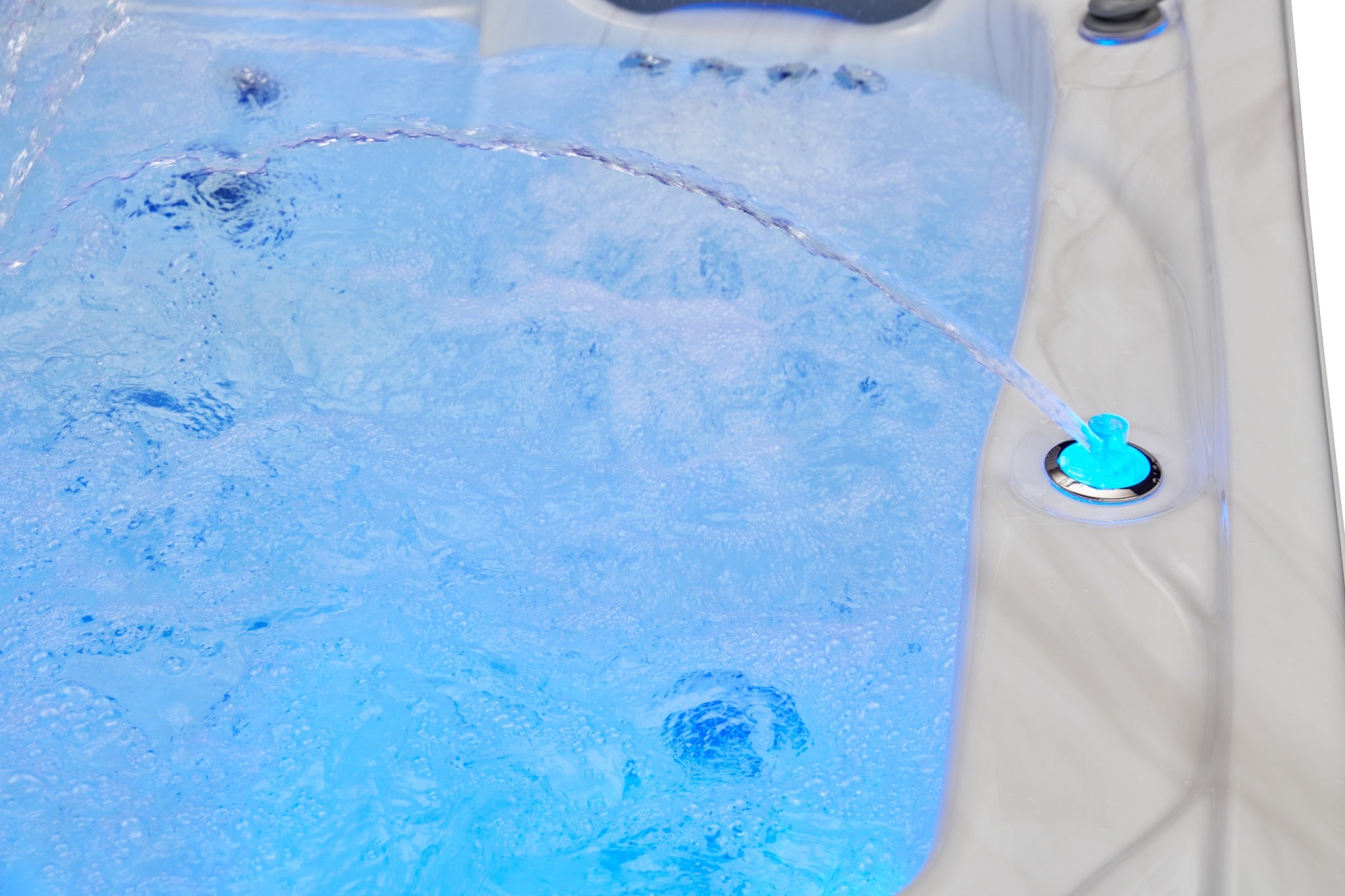 Luxury Spas Infinity 5-Person Hot Tub