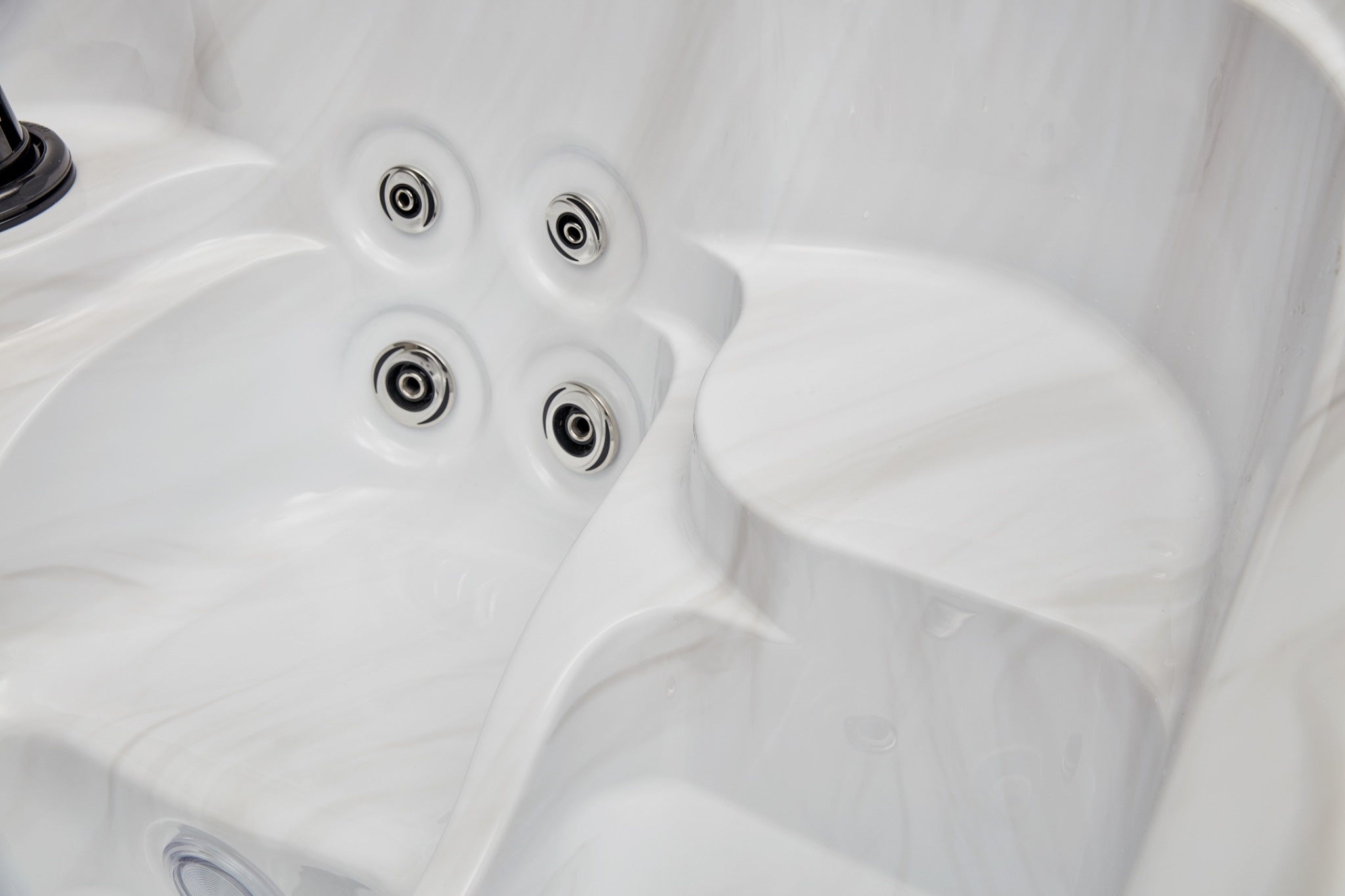 Luxury Spas Largo 3-Person Hot Tub