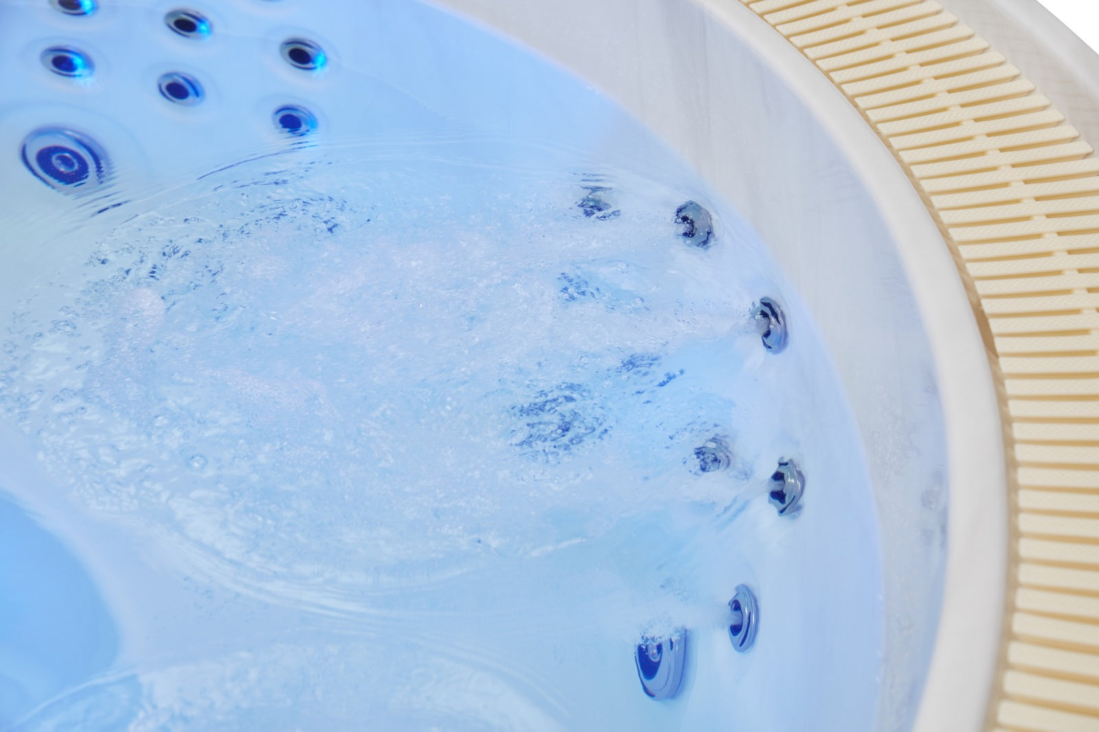 Luxury Spas Oscar 6 Person Hot Tub